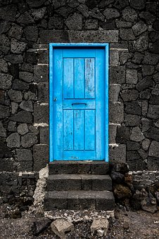 Blue front door with even steps leading to it that need tarmac Glasgow